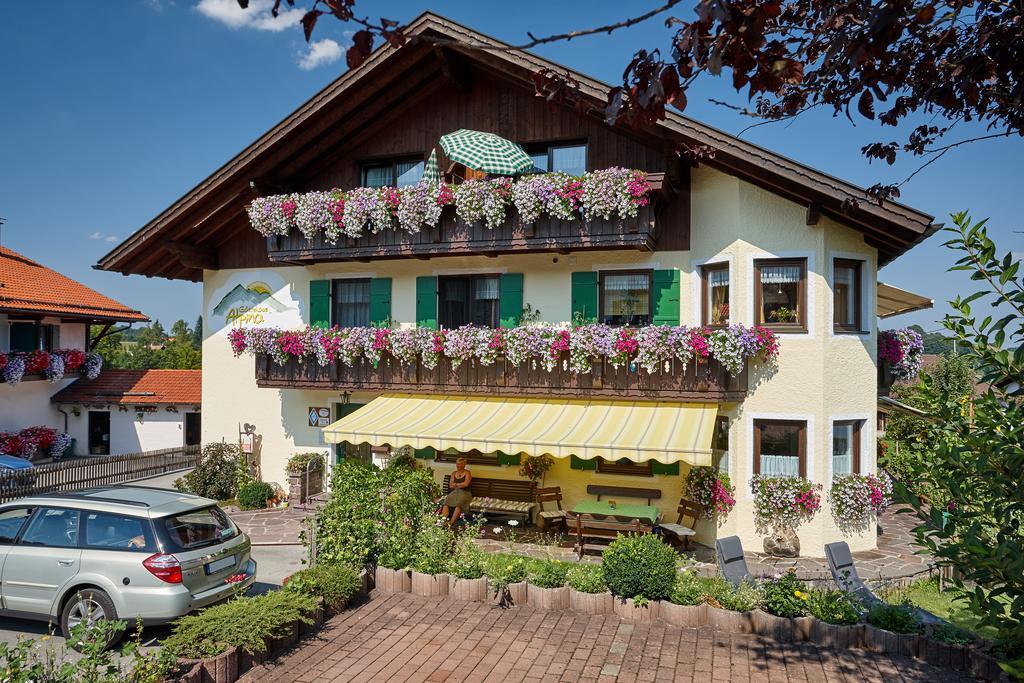 Hotel Gästehaus Alpina Bad Kohlgrub Exterior foto