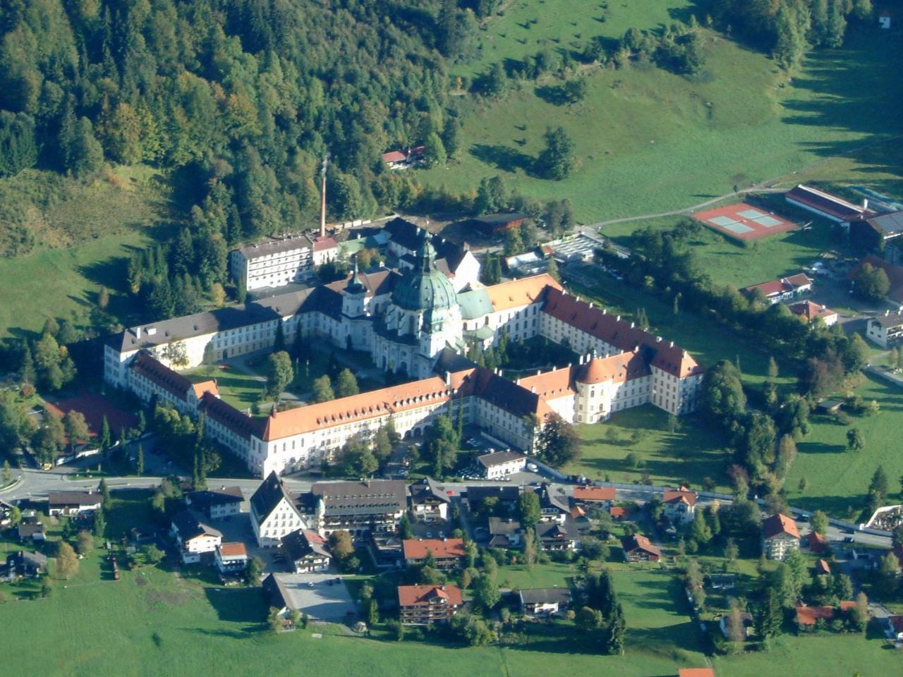 Hotel Gästehaus Alpina Bad Kohlgrub Exterior foto